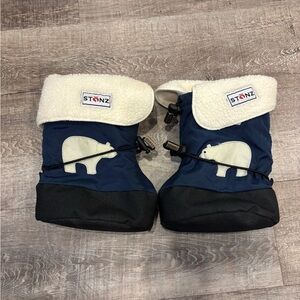 Stonz Polar Bear Navy and Black Mittens